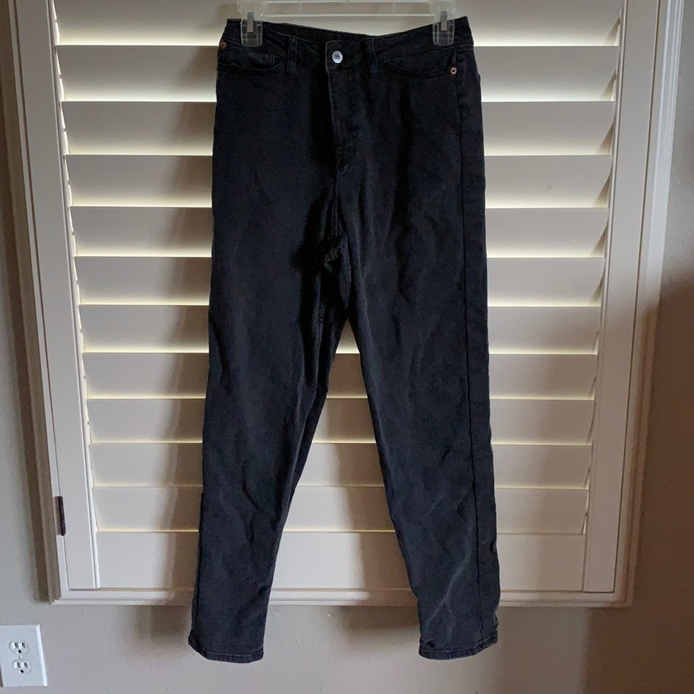 Black mom jeans